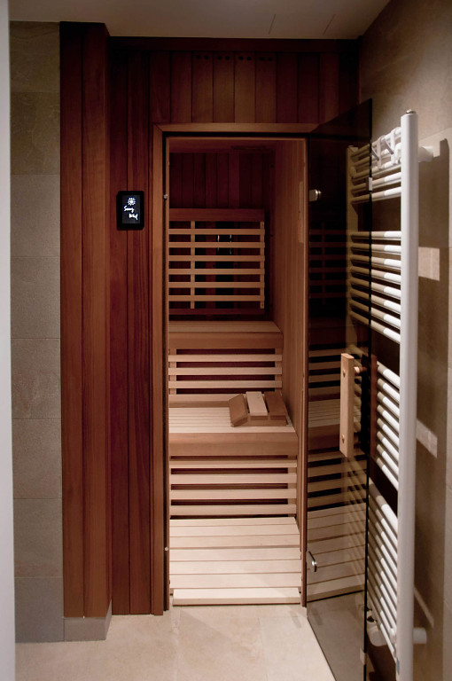 Kombinovaná sauna z osiky thermowood | SAUNY VITAL