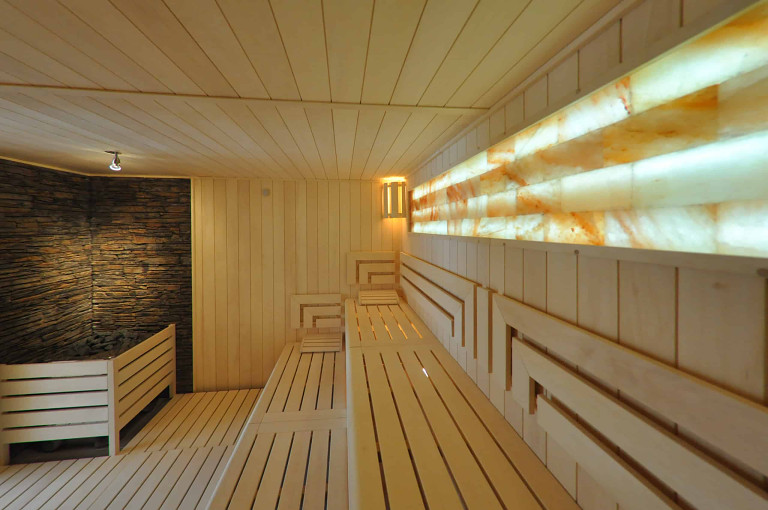 Sauna se solným panelem